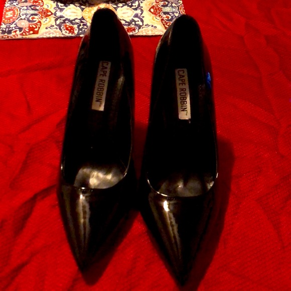 Shoes - Picture 1 of 4